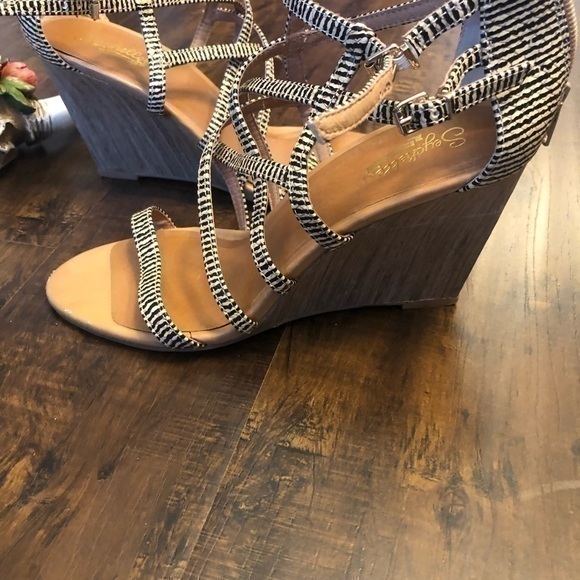 Seychelles | heels - Picture 4 of 5